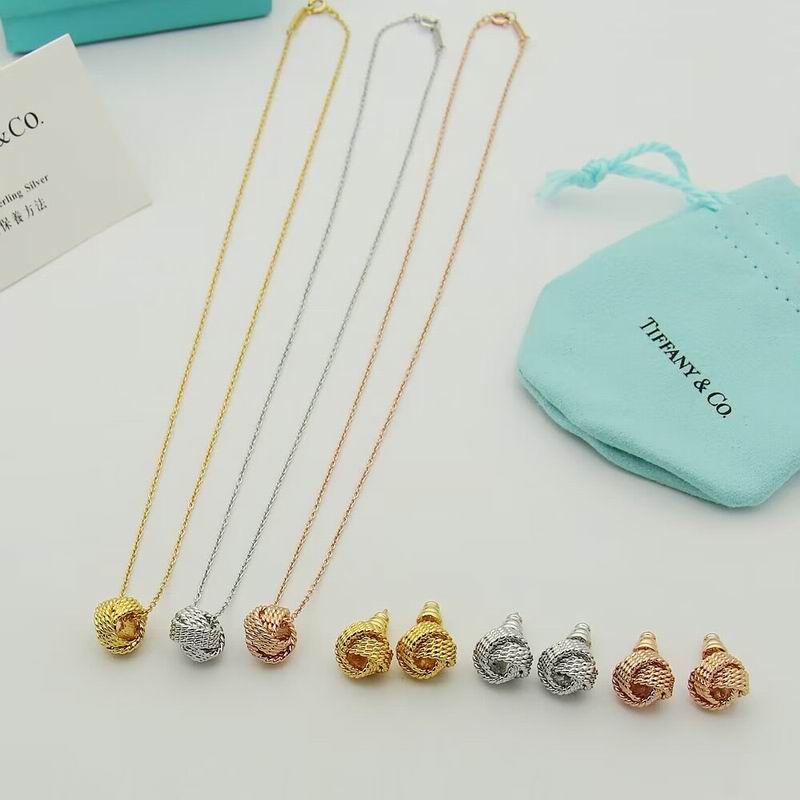 Tiffany suits 05lyx14